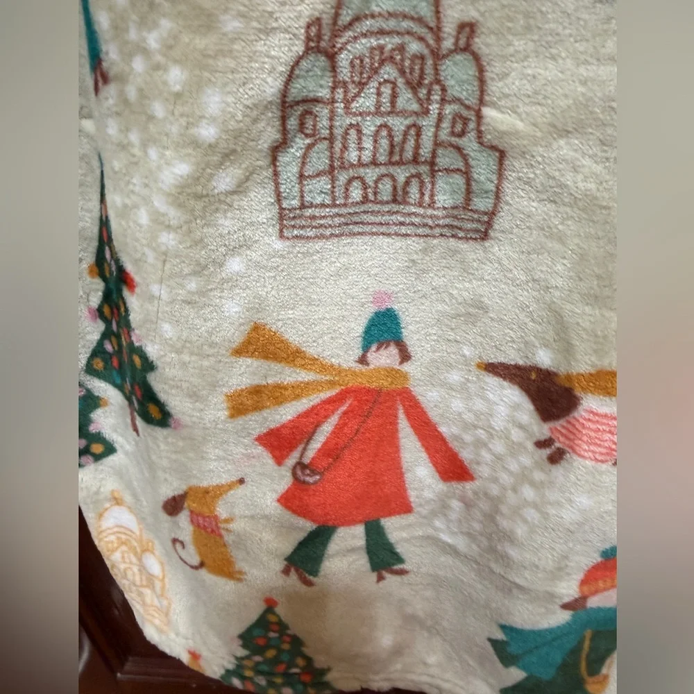 Dachshund blanket of Paris scenes Great Gift! Haute Couture of Doxie blankets♥️